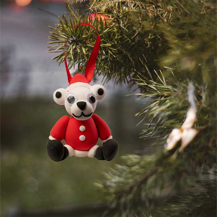 Air dough foil bag polar bear on a tree